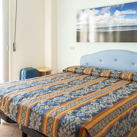 Hotel Tiglio Ρίμινι Εξωτερικό φωτογραφία