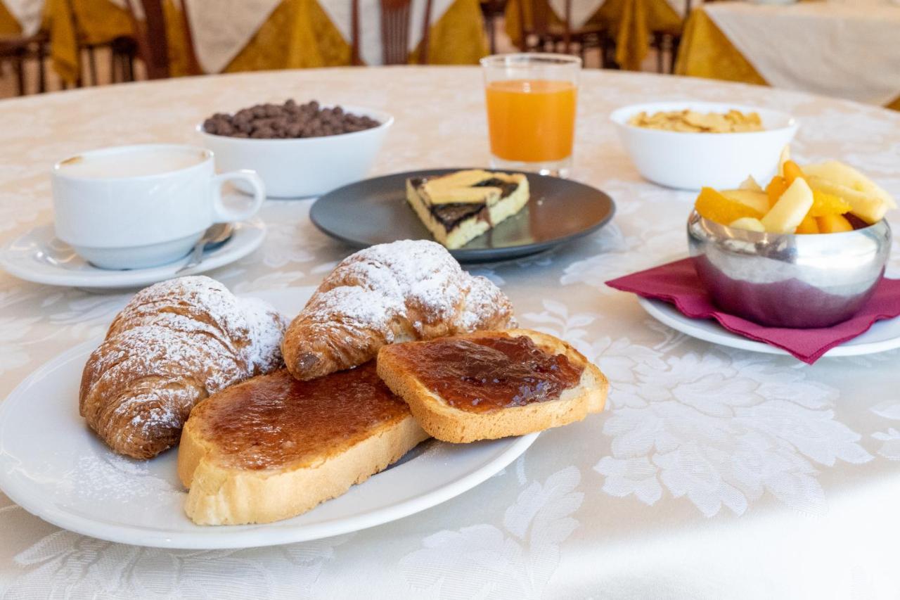 Hotel Tiglio Ρίμινι Εξωτερικό φωτογραφία