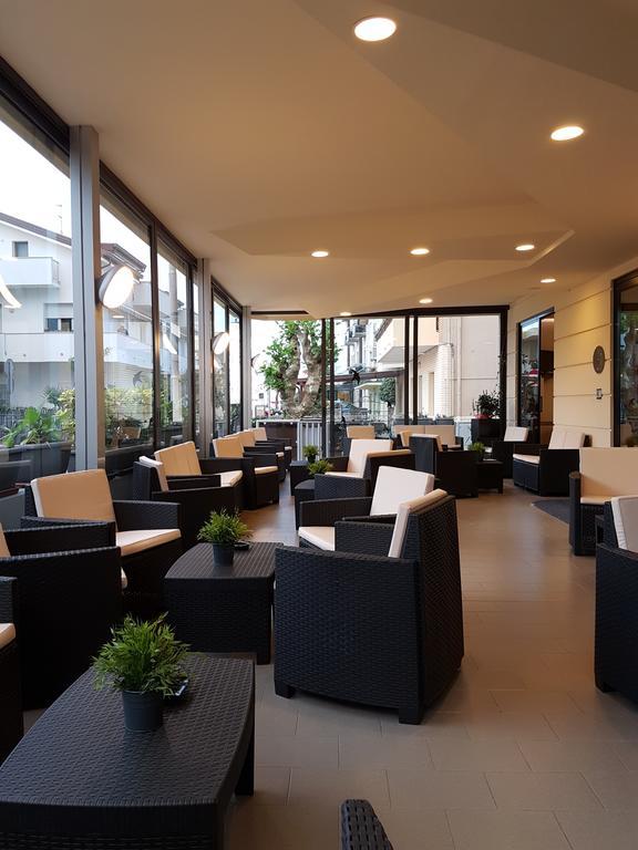 Hotel Tiglio Ρίμινι Εξωτερικό φωτογραφία
