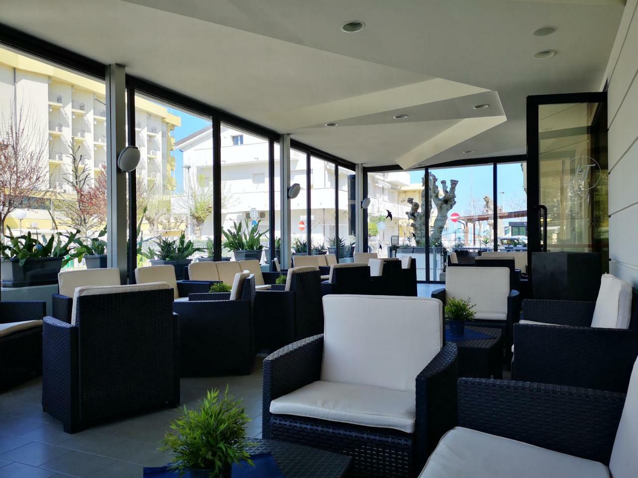 Hotel Tiglio Ρίμινι Εξωτερικό φωτογραφία