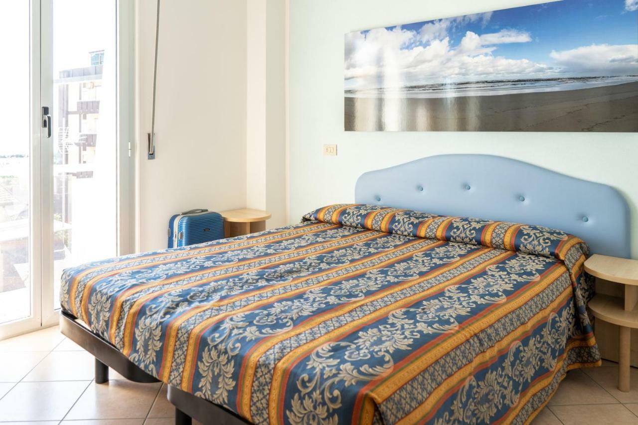 Hotel Tiglio Ρίμινι Εξωτερικό φωτογραφία