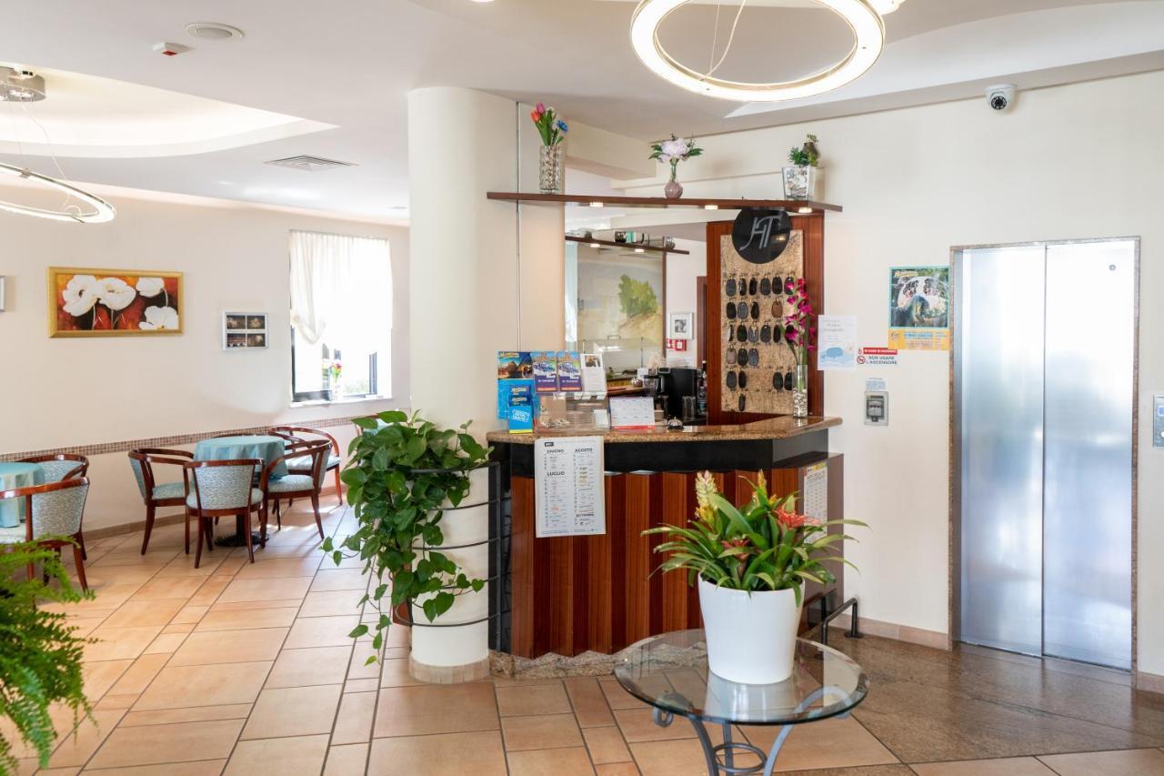 Hotel Tiglio Ρίμινι Εξωτερικό φωτογραφία