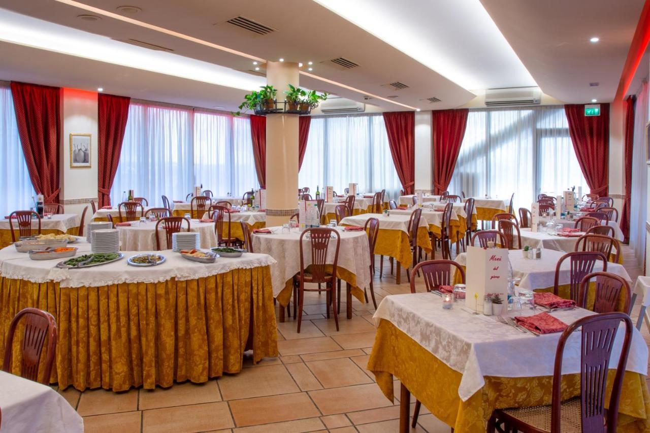 Hotel Tiglio Ρίμινι Εξωτερικό φωτογραφία
